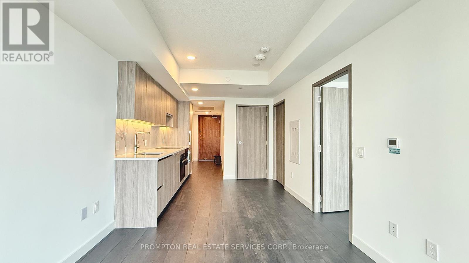 3708 - 1 Concord Cityplace Way, Toronto, Ontario  M5V 0X3 - Photo 7 - C12958010