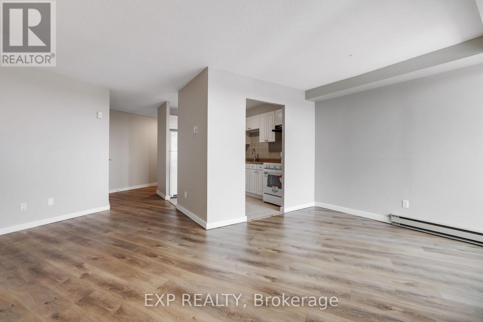 1380 Prince Of Wales Drive, Ottawa, Ontario  K2C 3N2 - Photo 10 - X12958000