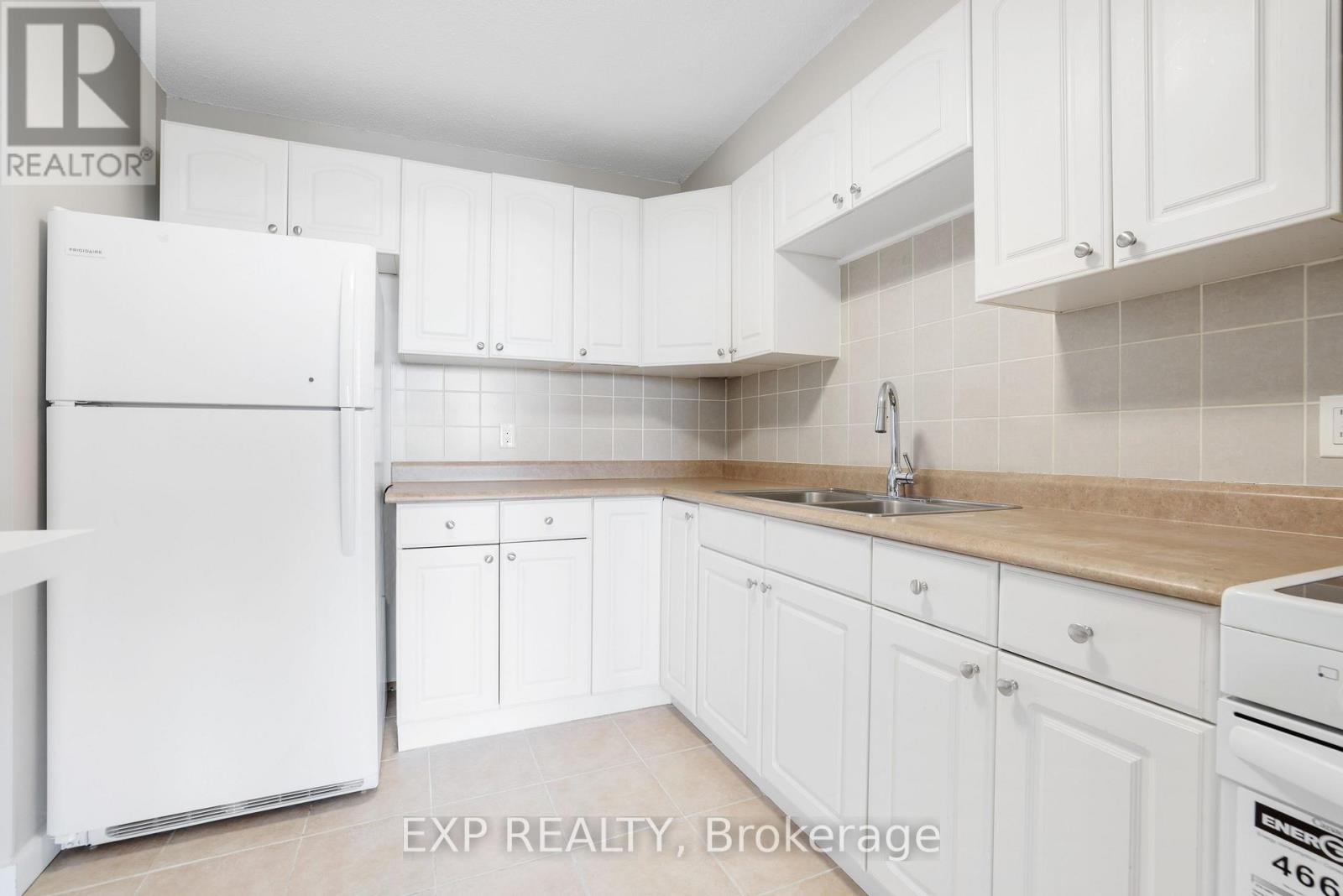 1380 Prince Of Wales Drive, Ottawa, Ontario  K2C 3N2 - Photo 13 - X12958000