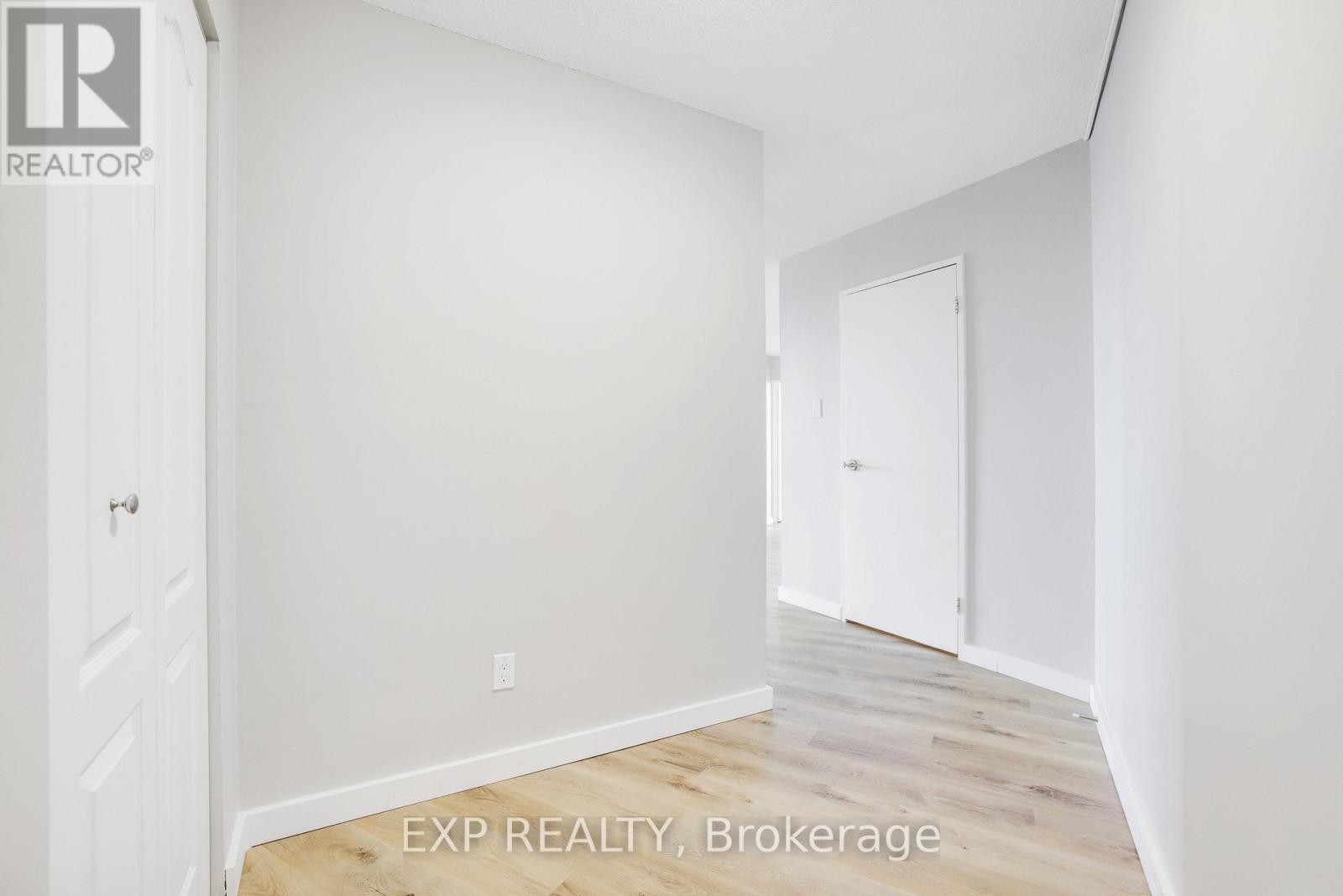 1380 Prince Of Wales Drive, Ottawa, Ontario  K2C 3N2 - Photo 2 - X12958000