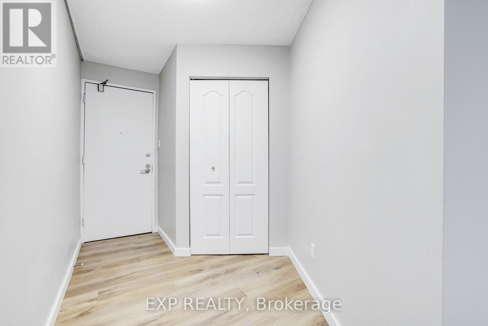 1380 Prince Of Wales Drive, Ottawa, Ontario  K2C 3N2 - Photo 3 - X12958000