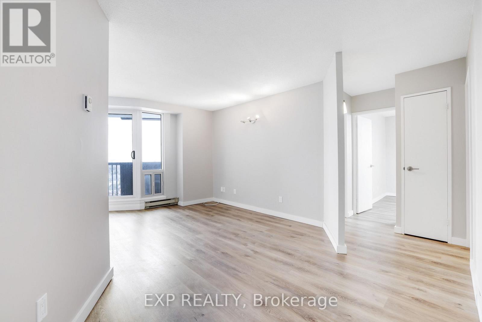 1380 Prince Of Wales Drive, Ottawa, Ontario  K2C 3N2 - Photo 4 - X12958000