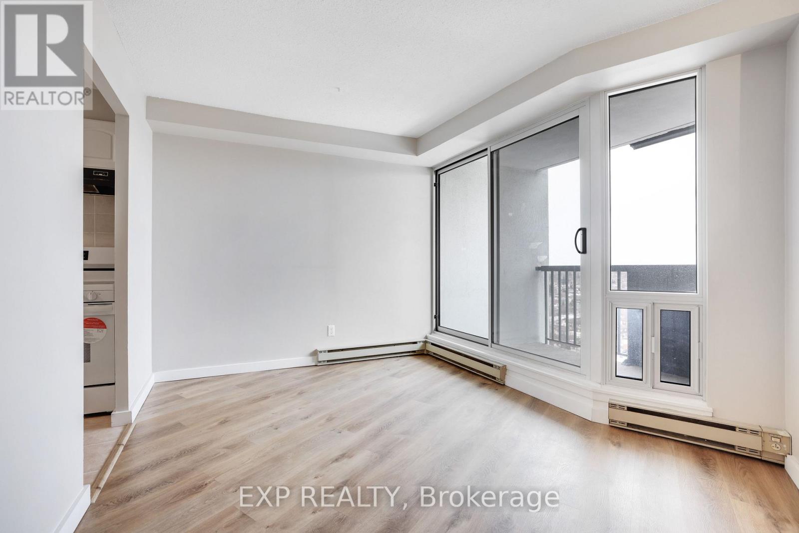 1380 Prince Of Wales Drive, Ottawa, Ontario  K2C 3N2 - Photo 6 - X12958000