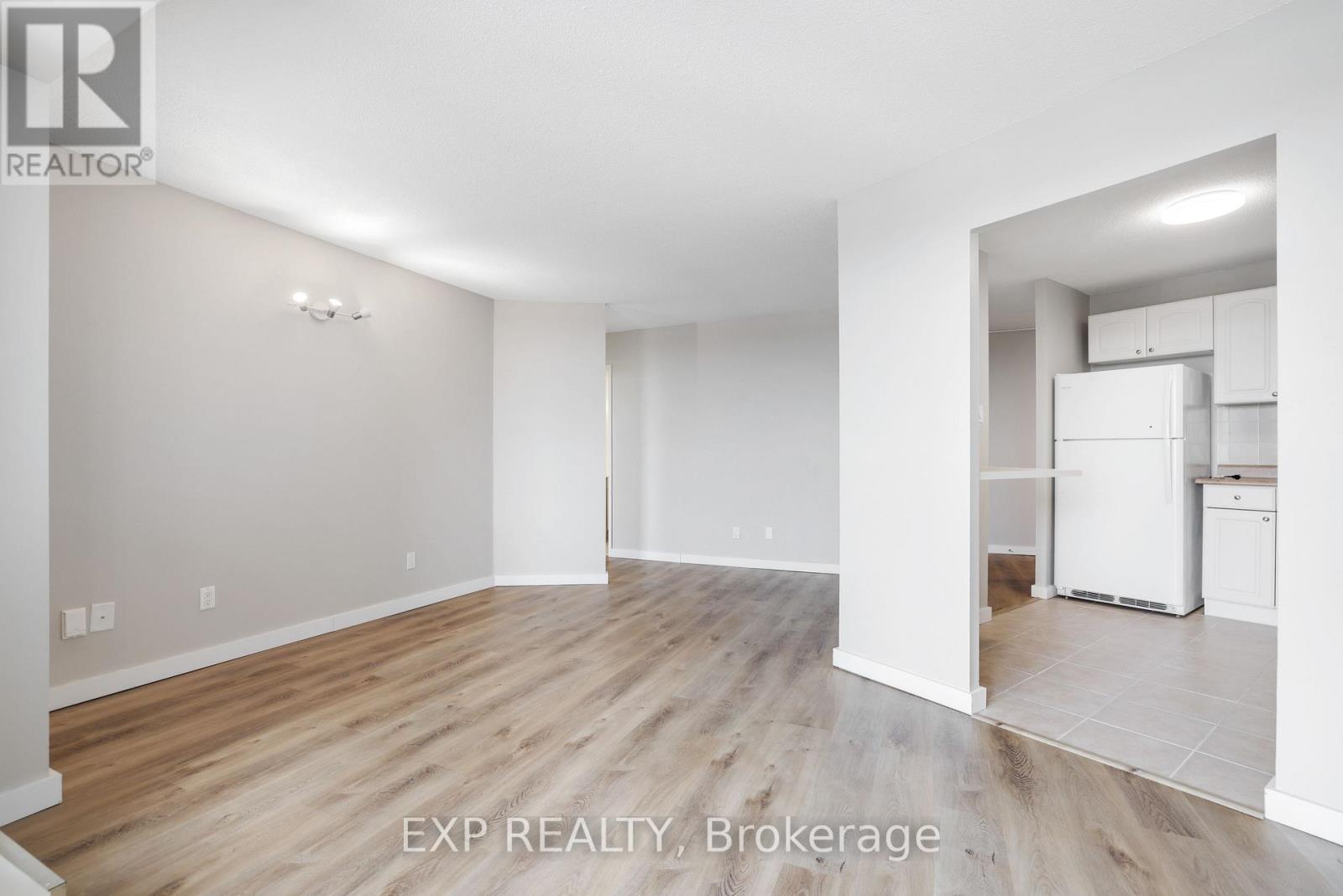 1380 Prince Of Wales Drive, Ottawa, Ontario  K2C 3N2 - Photo 8 - X12958000