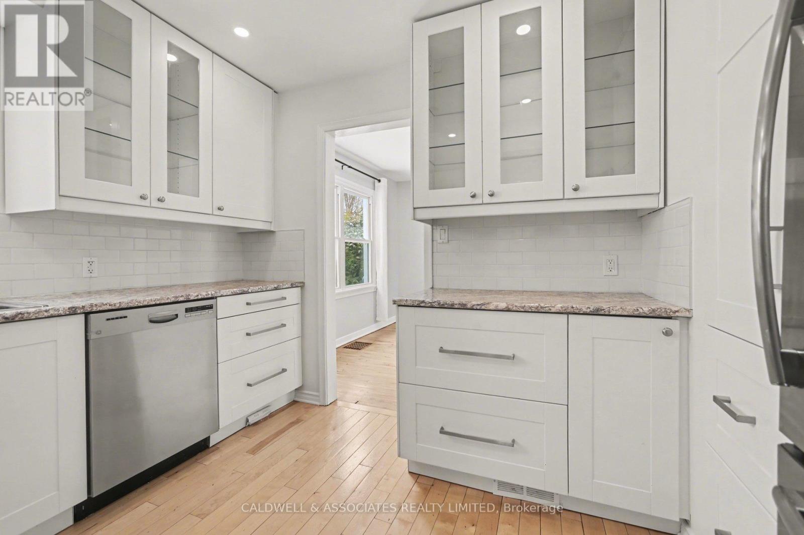 5 Arundel Avenue, Ottawa, Ontario  K1K 0B1 - Photo 12 - X12958006