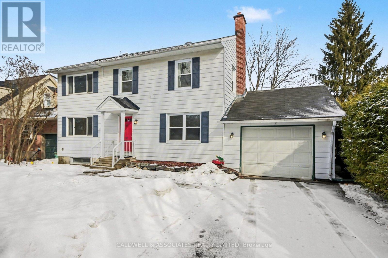 5 Arundel Avenue, Ottawa, Ontario  K1K 0B1 - Photo 2 - X12958006