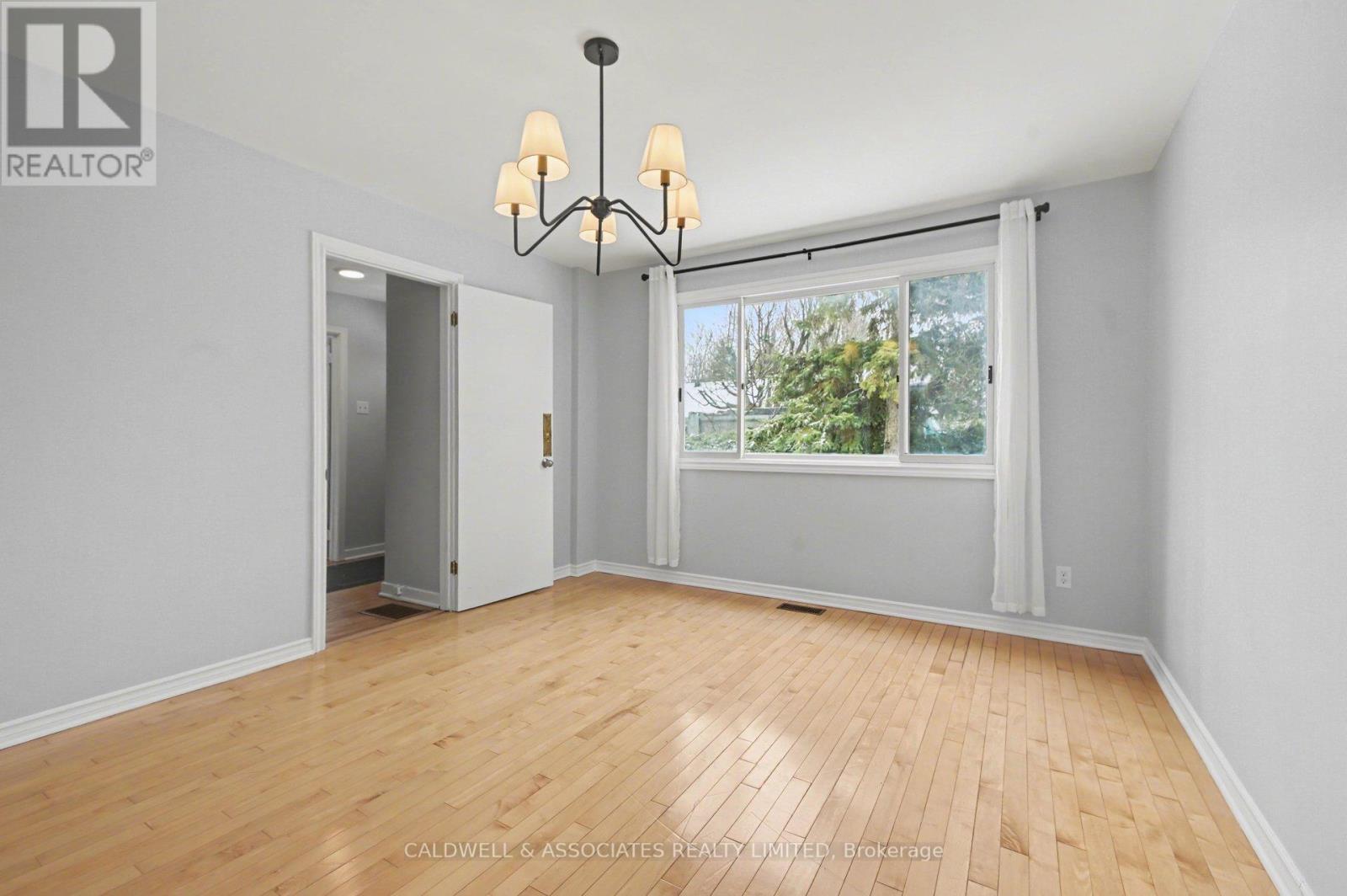 5 Arundel Avenue, Ottawa, Ontario  K1K 0B1 - Photo 5 - X12958006