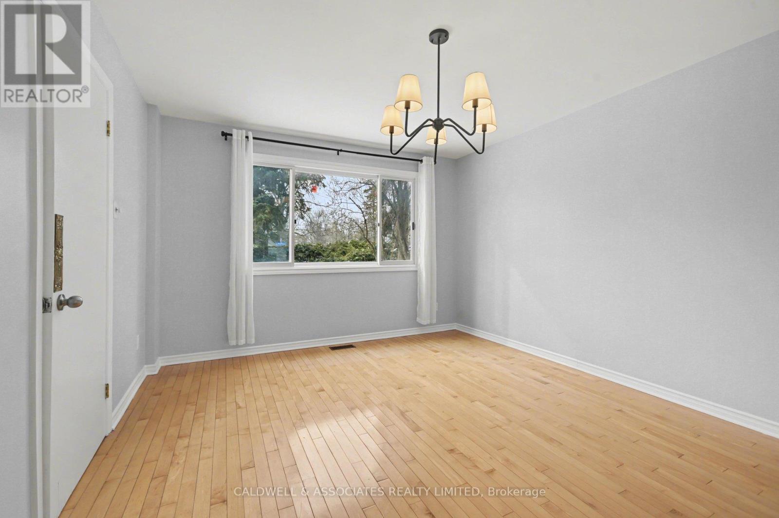 5 Arundel Avenue, Ottawa, Ontario  K1K 0B1 - Photo 6 - X12958006