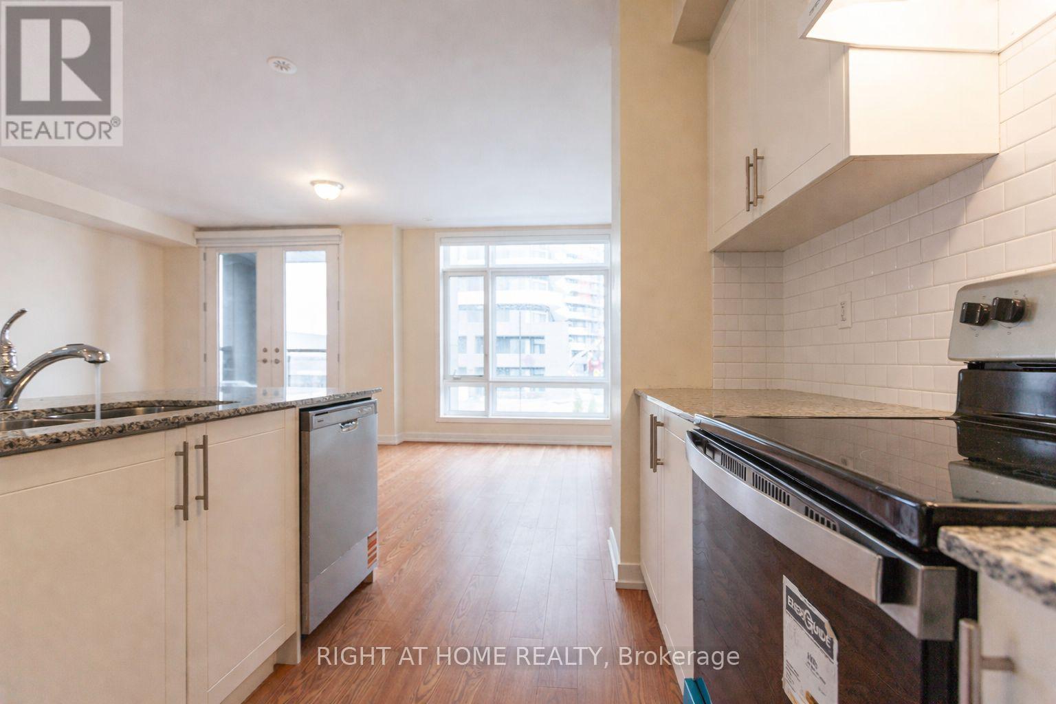 42 Dandara Gate, Vaughan, Ontario  L4L 1V8 - Photo 11 - N12958020