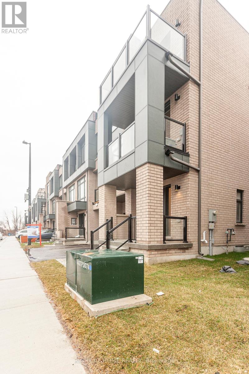 42 Dandara Gate, Vaughan, Ontario  L4L 1V8 - Photo 2 - N12958020