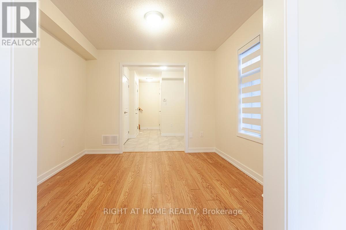 42 Dandara Gate, Vaughan, Ontario  L4L 1V8 - Photo 5 - N12958020