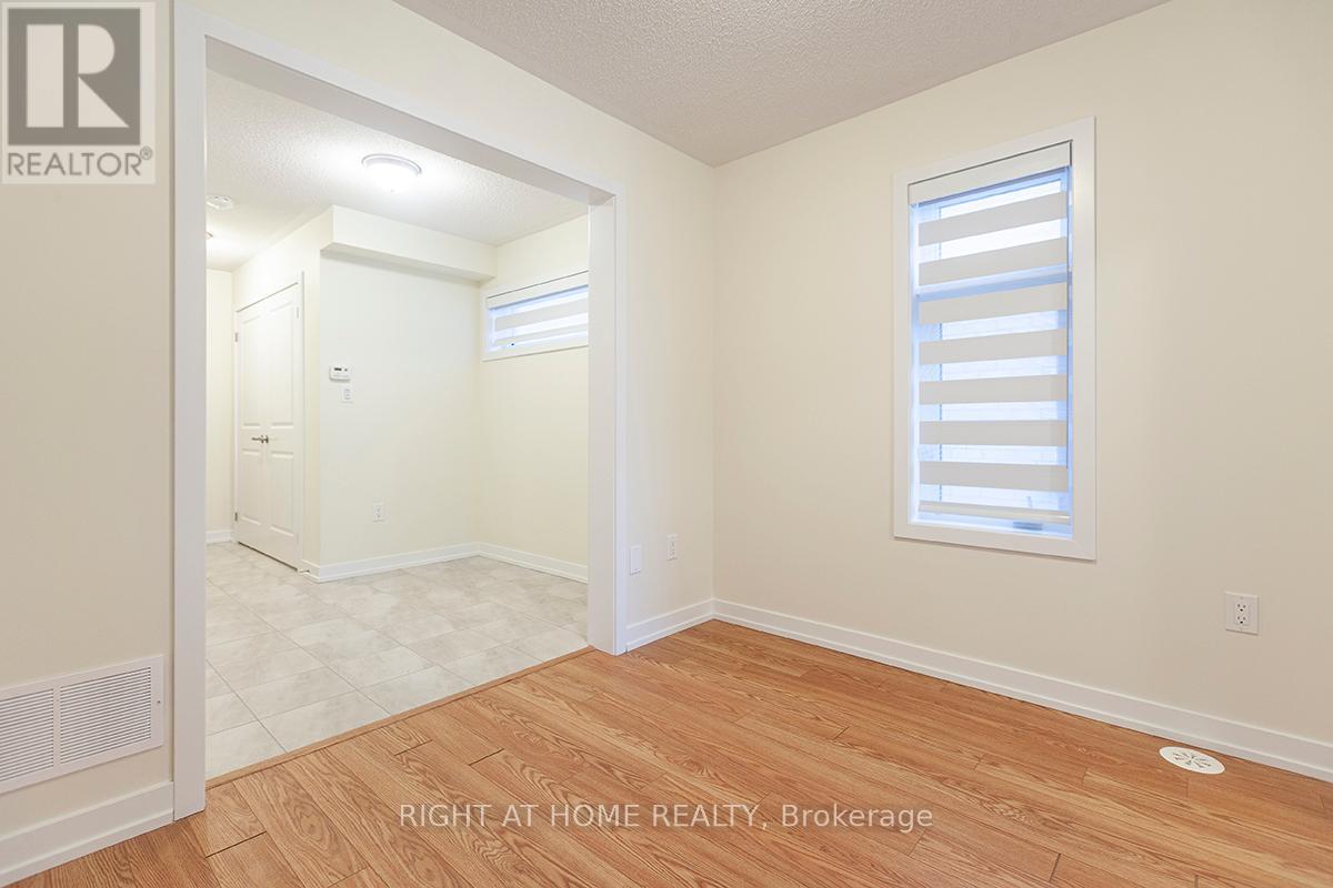 42 Dandara Gate, Vaughan, Ontario  L4L 1V8 - Photo 6 - N12958020