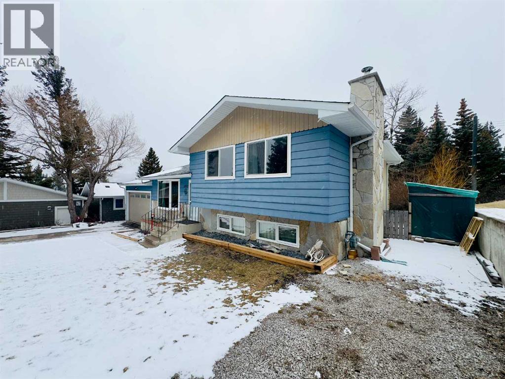 2802 77 Street, Coleman, Alberta  T0K 0M0 - Photo 3 - A2299119