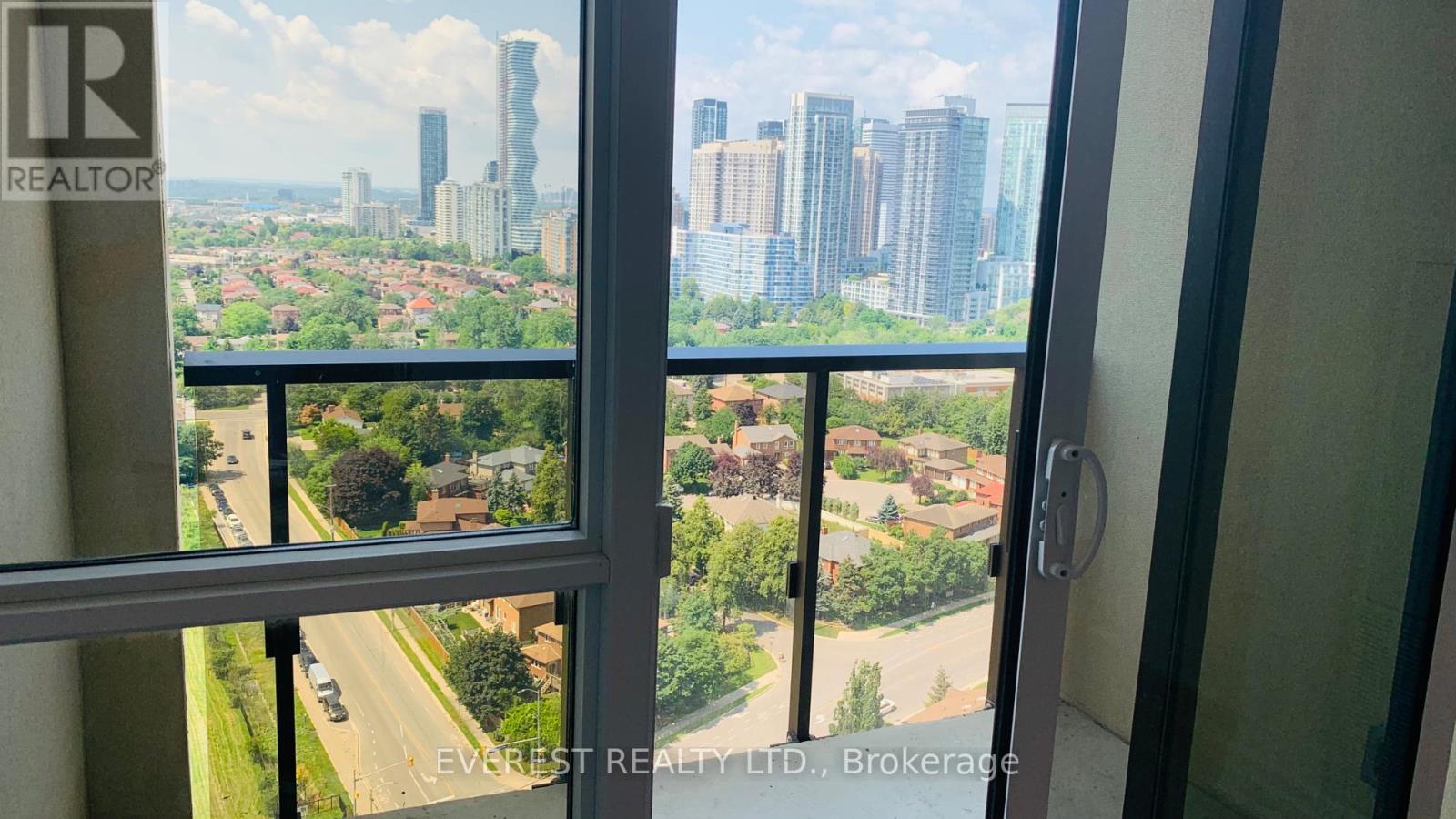 2409 - 36 Elm Drive W, Mississauga, Ontario  L5B 0N3 - Photo 11 - W12958014