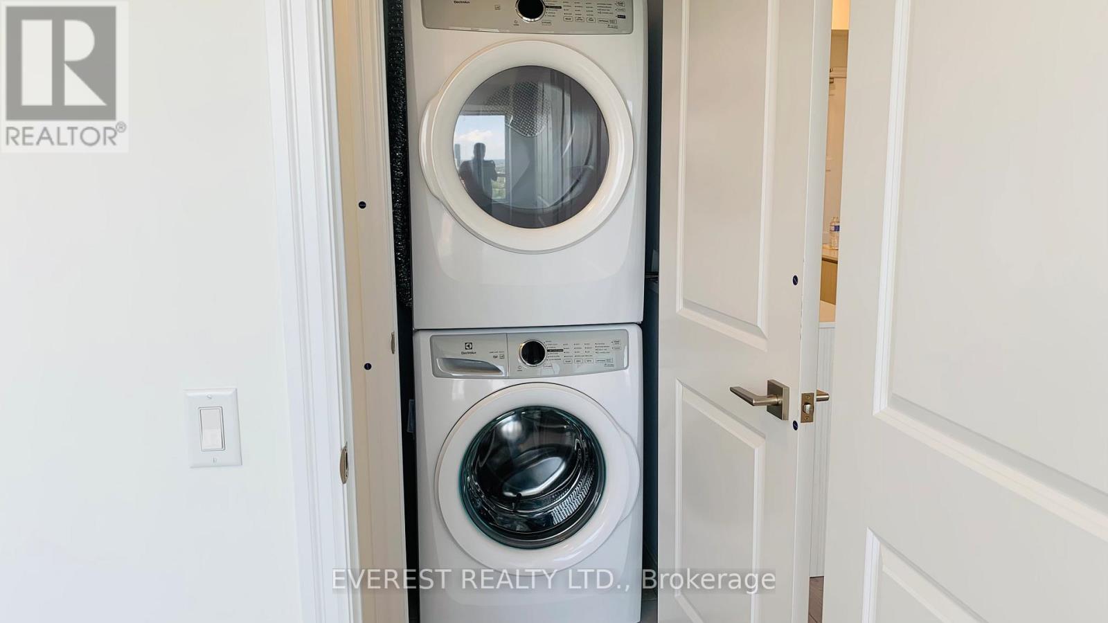 2409 - 36 Elm Drive W, Mississauga, Ontario  L5B 0N3 - Photo 15 - W12958014