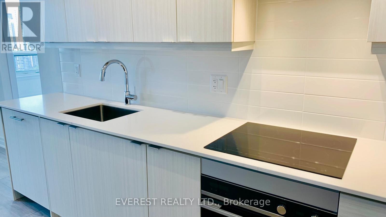 2409 - 36 Elm Drive W, Mississauga, Ontario  L5B 0N3 - Photo 8 - W12958014