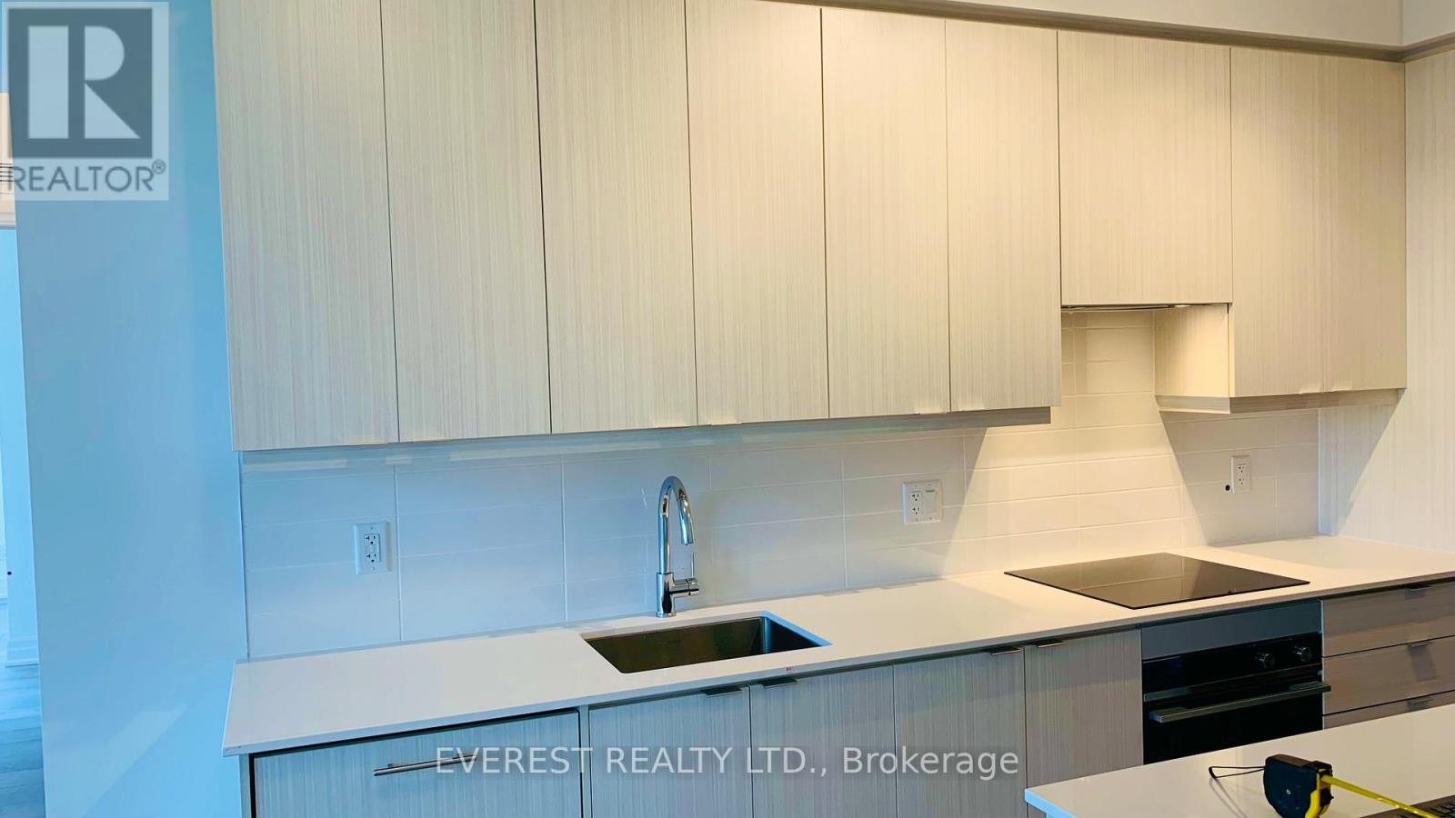 2409 - 36 Elm Drive W, Mississauga, Ontario  L5B 0N3 - Photo 9 - W12958014