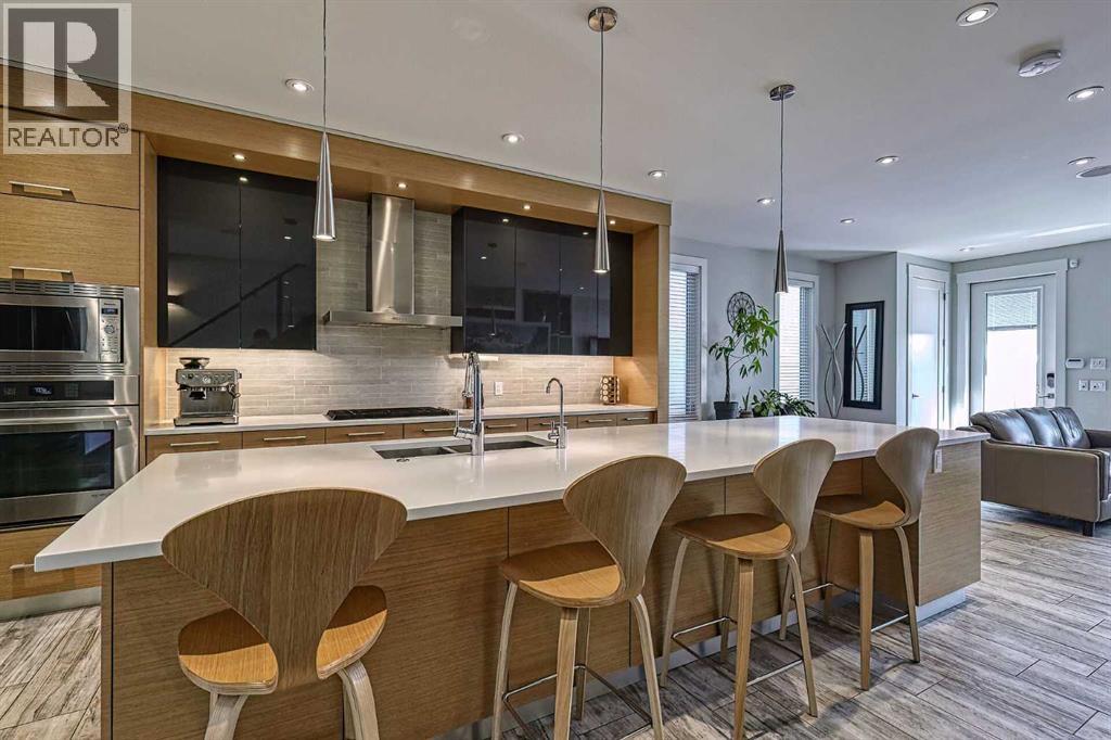 2418 24a Street Sw, Calgary, Alberta  T3E 1W1 - Photo 5 - A2295875