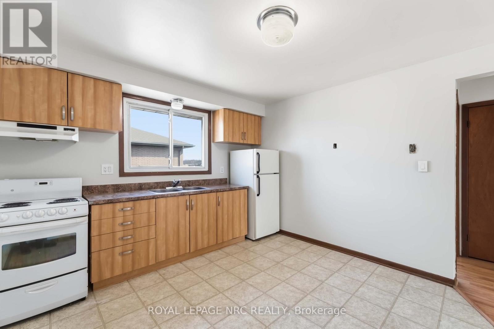 23 Saint Andrews Avenue, Welland, Ontario  L3B 1E2 - Photo 15 - X12958032