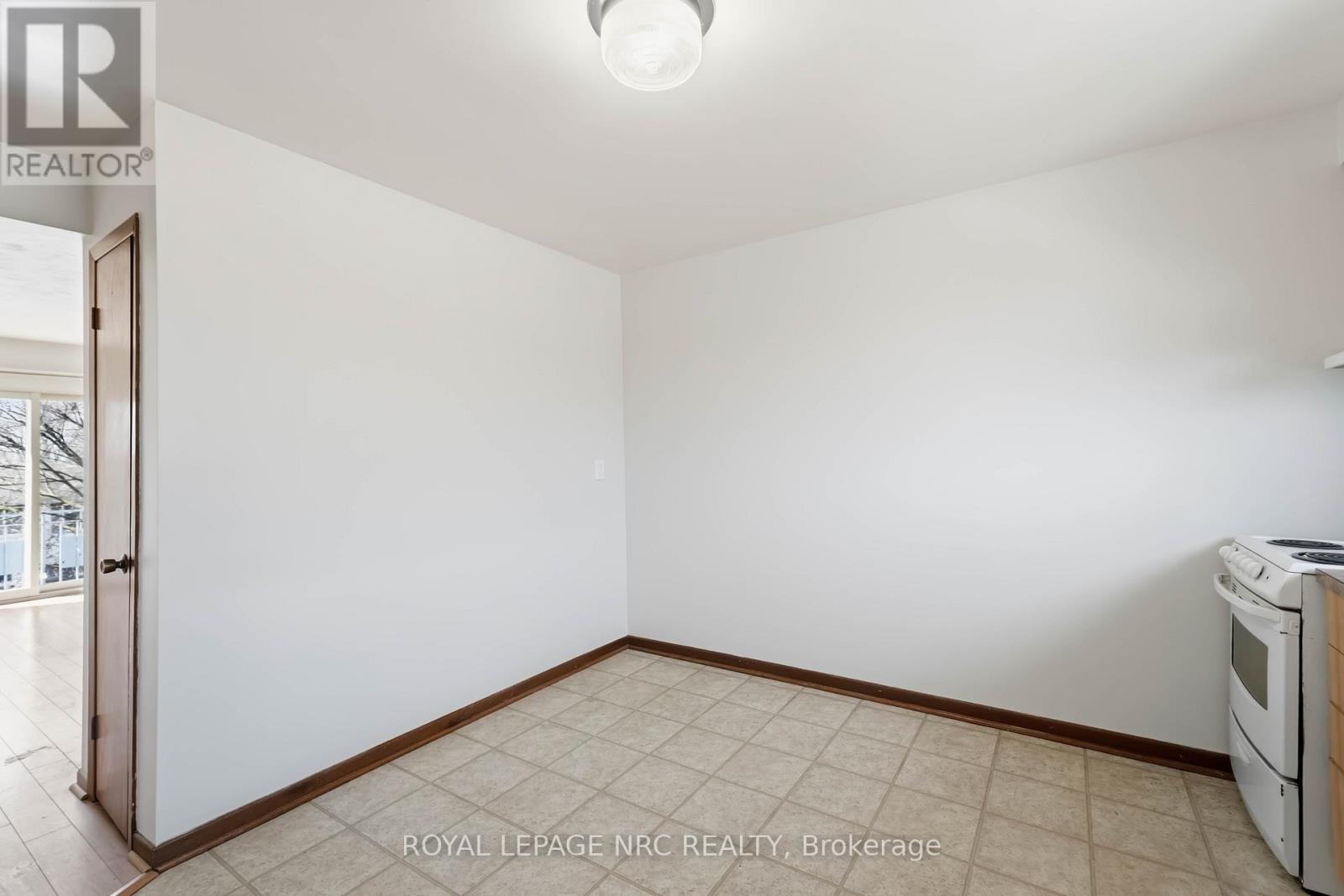 23 Saint Andrews Avenue, Welland, Ontario  L3B 1E2 - Photo 16 - X12958032