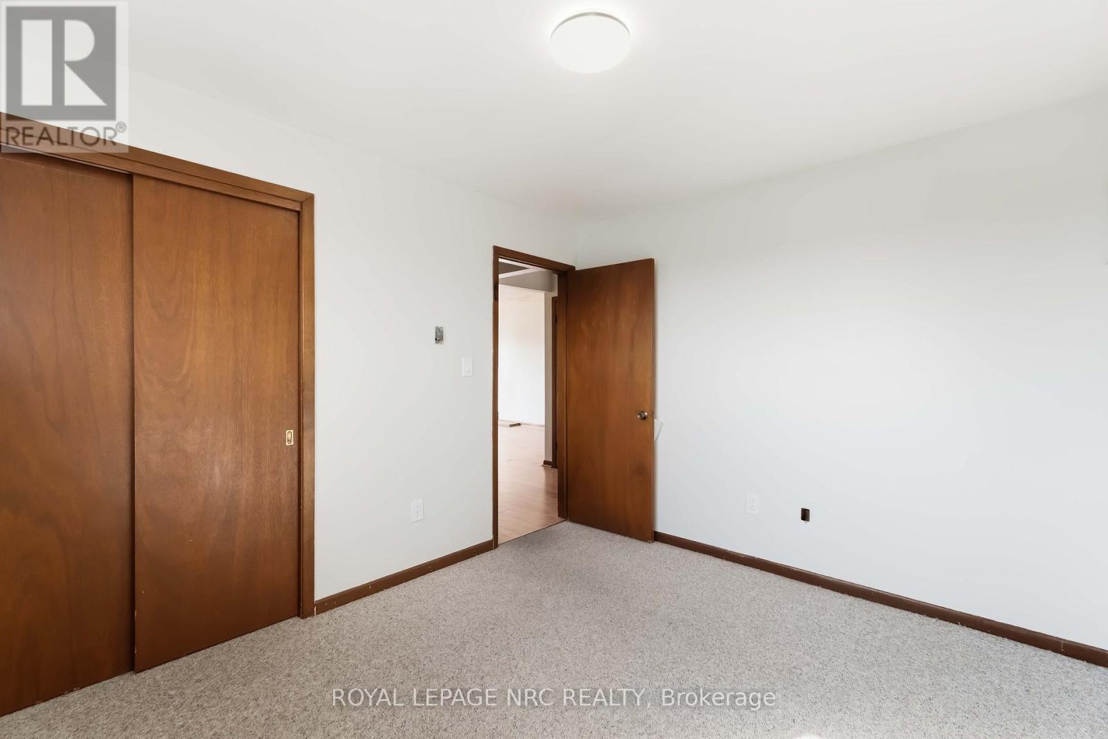 23 Saint Andrews Avenue, Welland, Ontario  L3B 1E2 - Photo 24 - X12958032