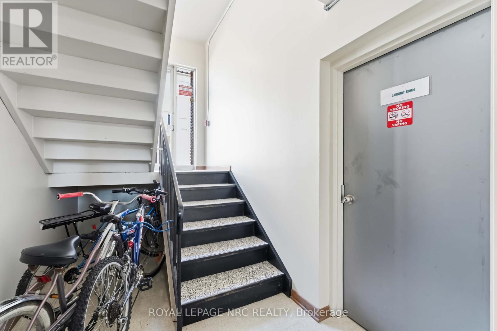 23 Saint Andrews Avenue, Welland, Ontario  L3B 1E2 - Photo 5 - X12958032