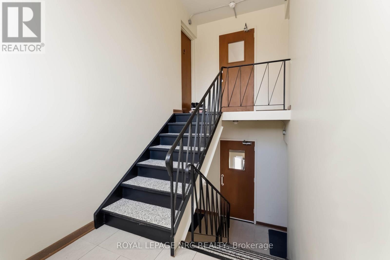 23 Saint Andrews Avenue, Welland, Ontario  L3B 1E2 - Photo 6 - X12958032