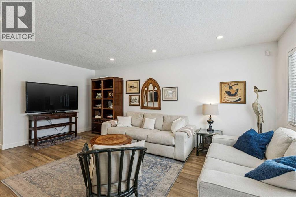 1331 Rosehill Drive Nw, Calgary, Alberta  T2K 1M3 - Photo 6 - A2297976