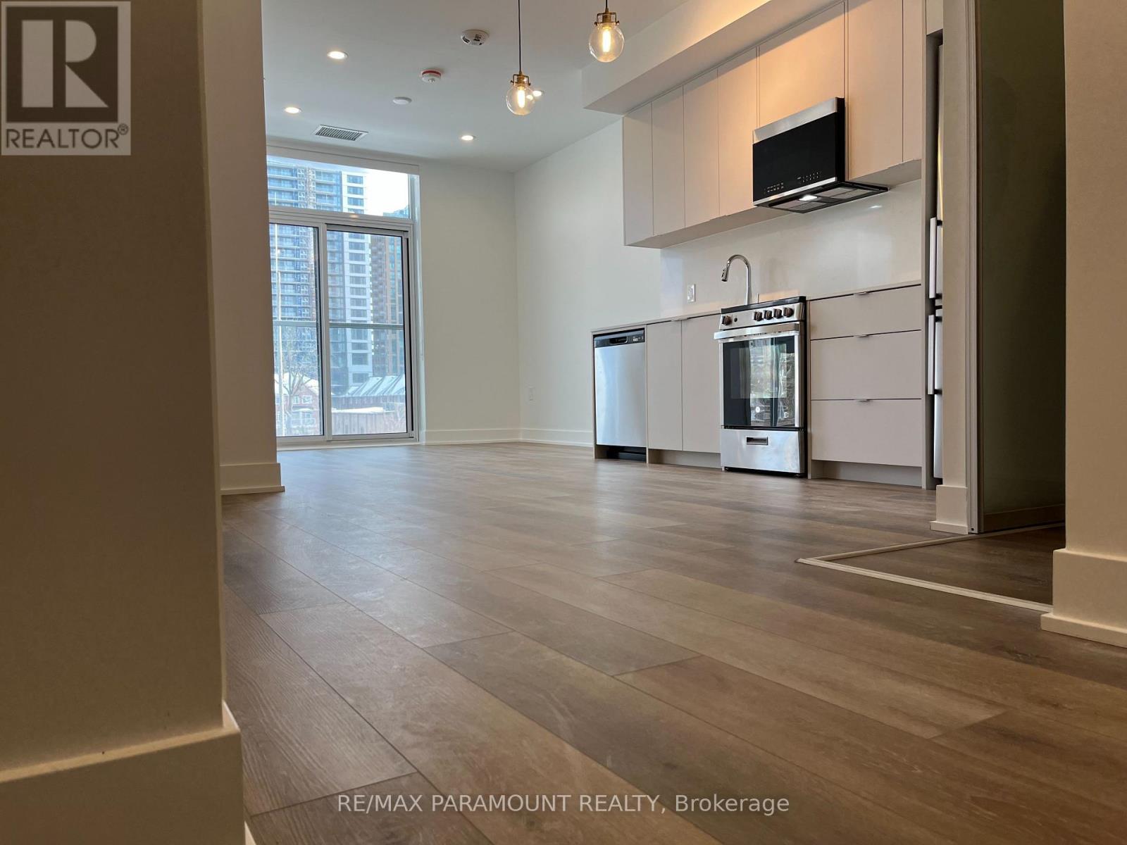 208 - 2088 James Street, Burlington, Ontario  L7R 0H2 - Photo 3 - W12958022