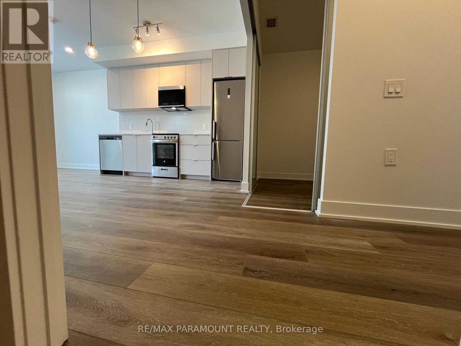 208 - 2088 James Street, Burlington, Ontario  L7R 0H2 - Photo 6 - W12958022