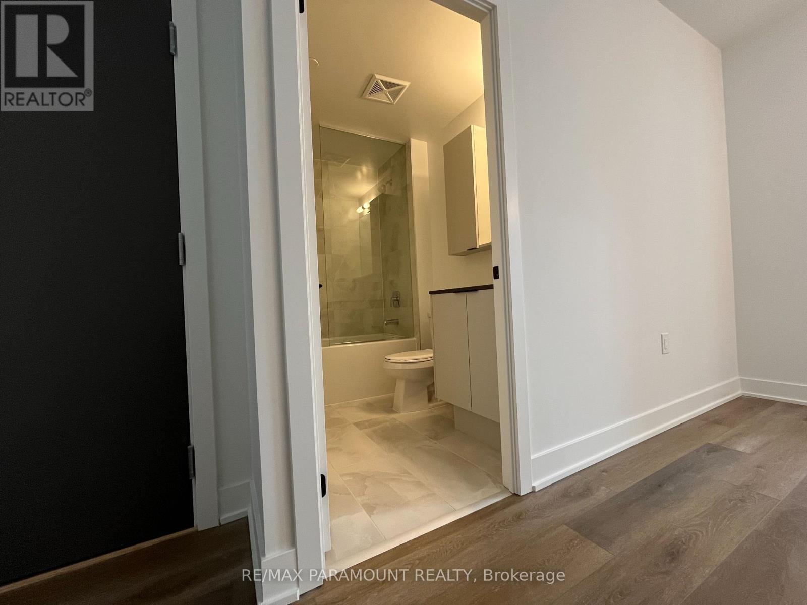 208 - 2088 James Street, Burlington, Ontario  L7R 0H2 - Photo 9 - W12958022