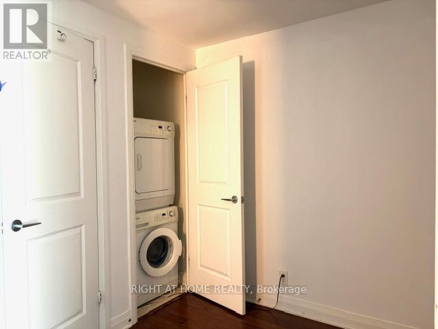 502 - 1055 Southdown Road, Mississauga, Ontario  L5J 0A3 - Photo 4 - W12958026