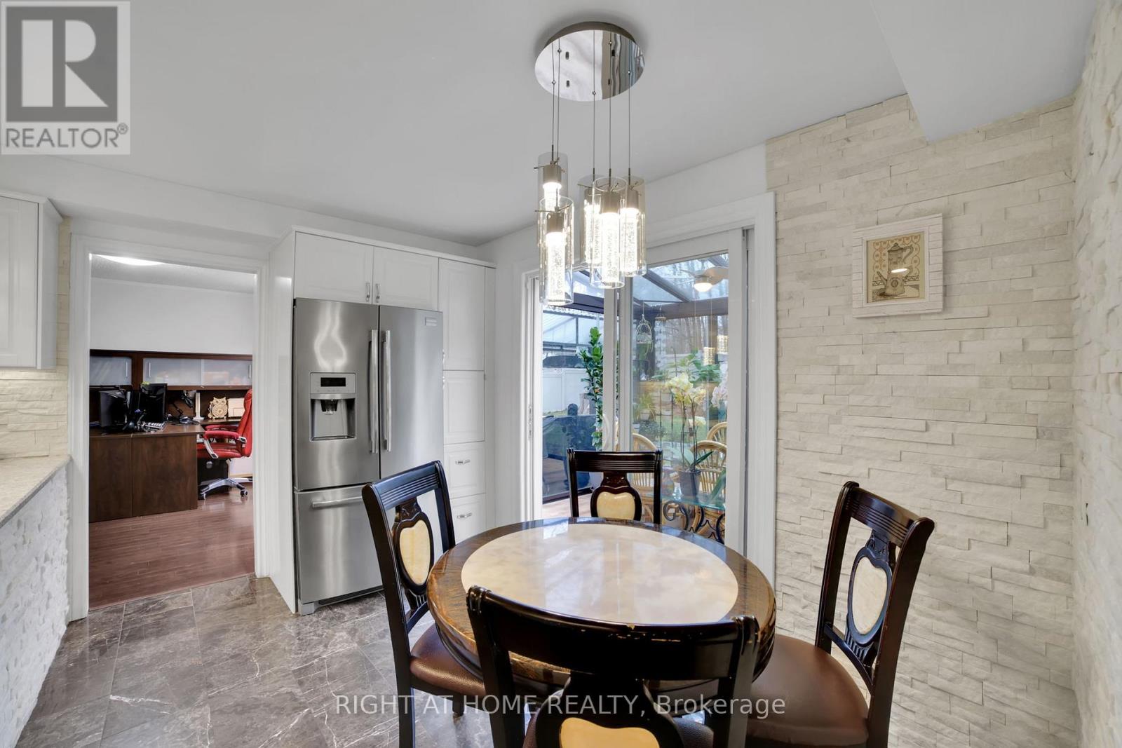 2298 Cavendish Drive, Burlington, Ontario  L7P 3L7 - Photo 12 - W12958028