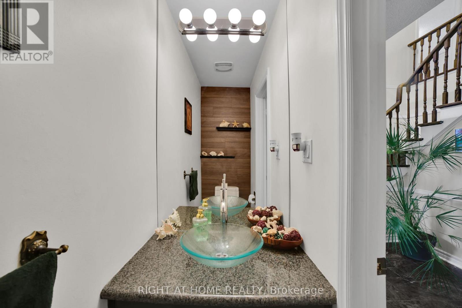 2298 Cavendish Drive, Burlington, Ontario  L7P 3L7 - Photo 14 - W12958028