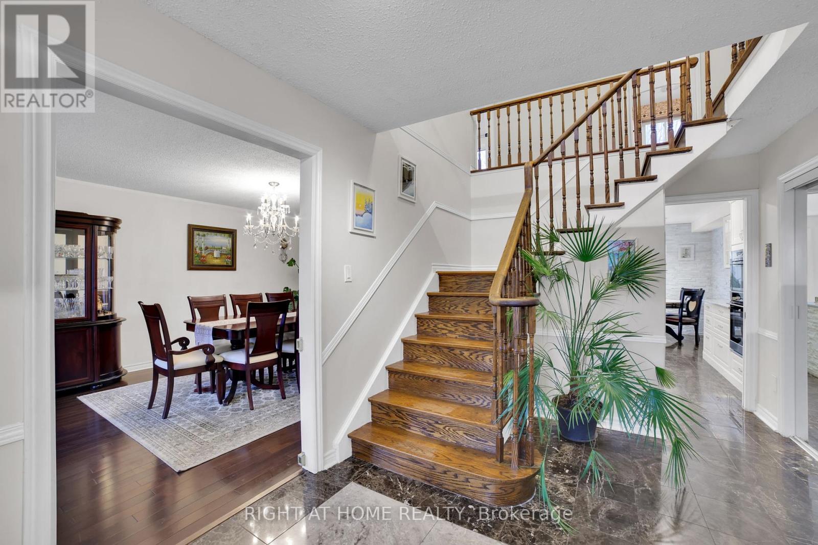 2298 Cavendish Drive, Burlington, Ontario  L7P 3L7 - Photo 15 - W12958028