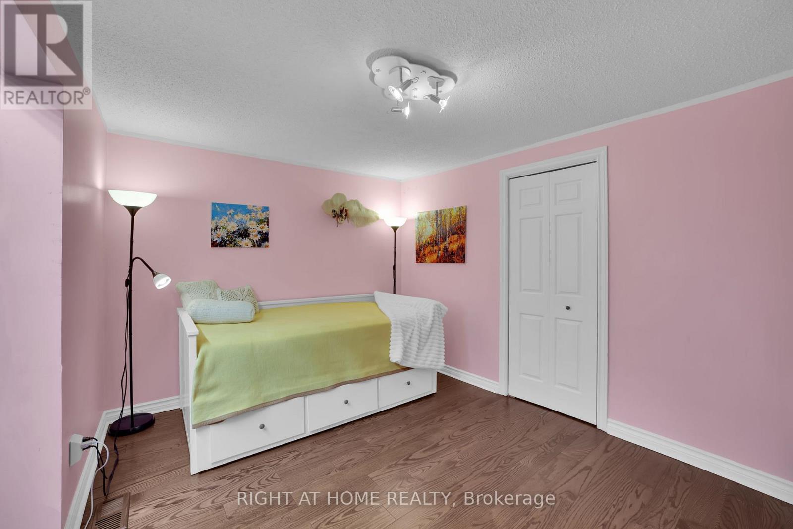 2298 Cavendish Drive, Burlington, Ontario  L7P 3L7 - Photo 17 - W12958028