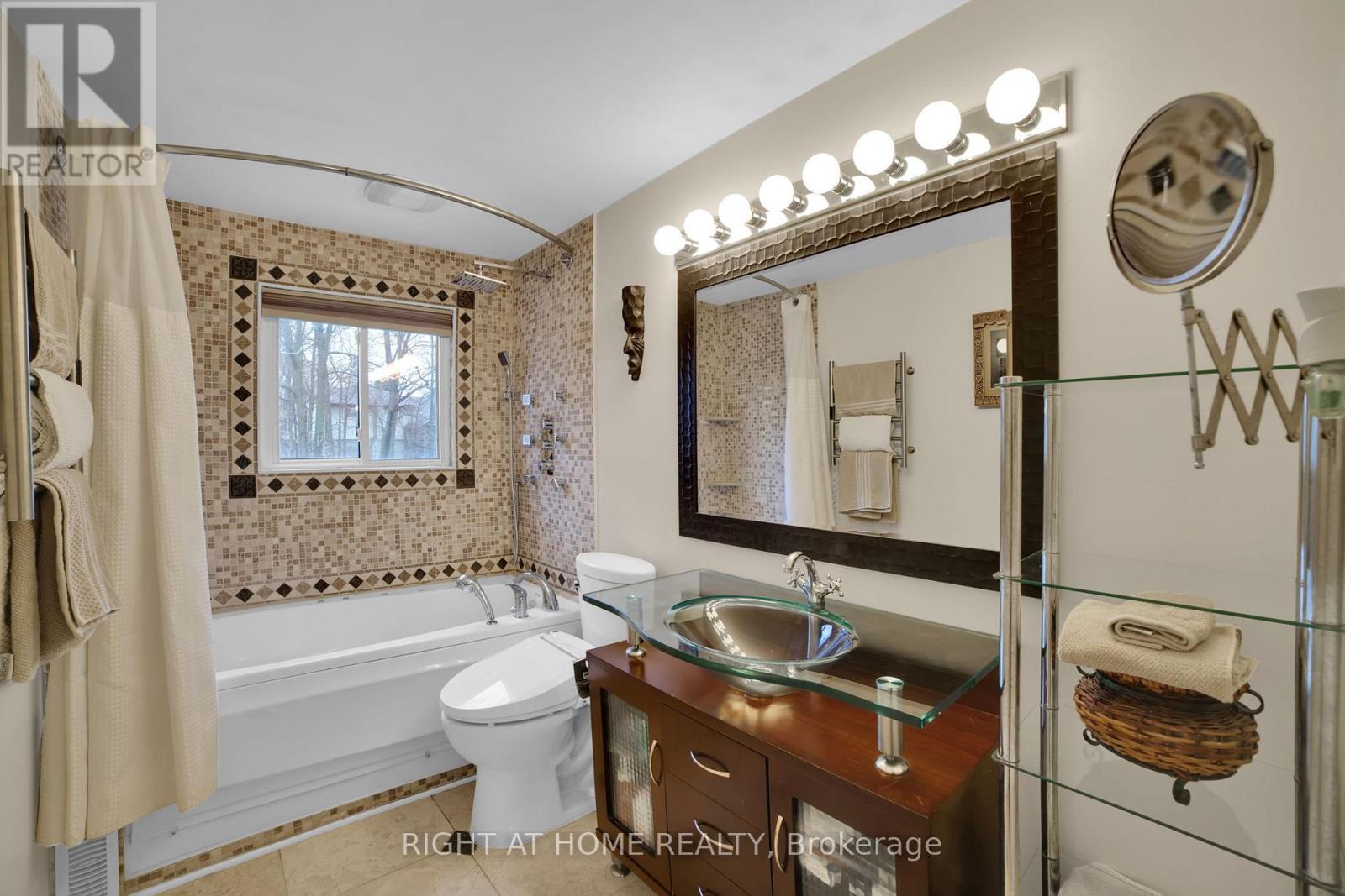 2298 Cavendish Drive, Burlington, Ontario  L7P 3L7 - Photo 19 - W12958028