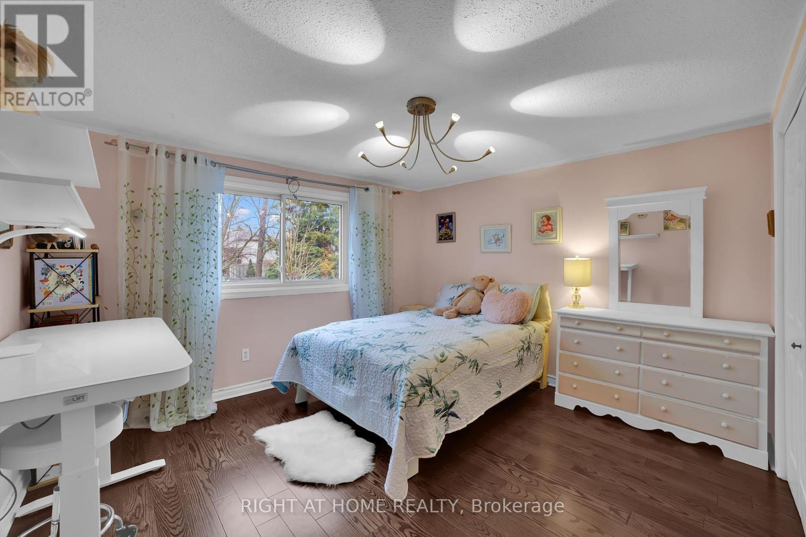 2298 Cavendish Drive, Burlington, Ontario  L7P 3L7 - Photo 20 - W12958028