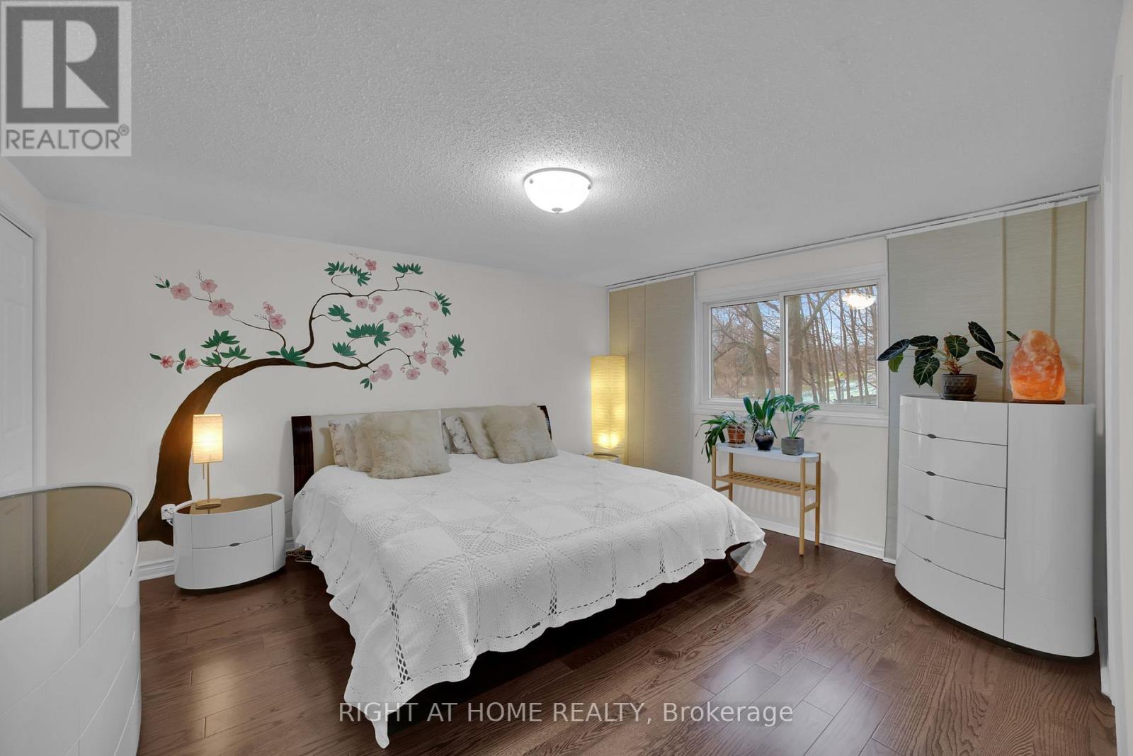 2298 Cavendish Drive, Burlington, Ontario  L7P 3L7 - Photo 21 - W12958028