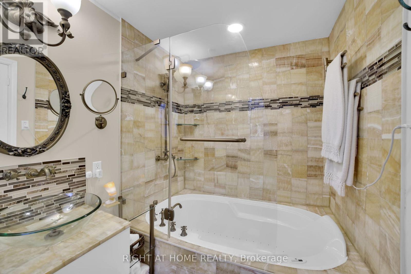 2298 Cavendish Drive, Burlington, Ontario  L7P 3L7 - Photo 24 - W12958028