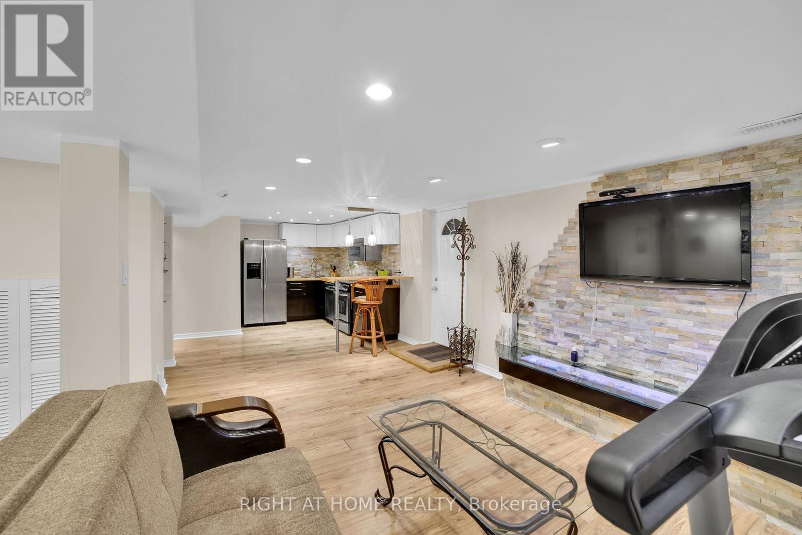 2298 Cavendish Drive, Burlington, Ontario  L7P 3L7 - Photo 26 - W12958028