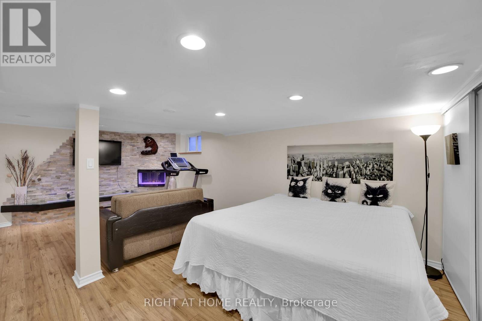 2298 Cavendish Drive, Burlington, Ontario  L7P 3L7 - Photo 29 - W12958028