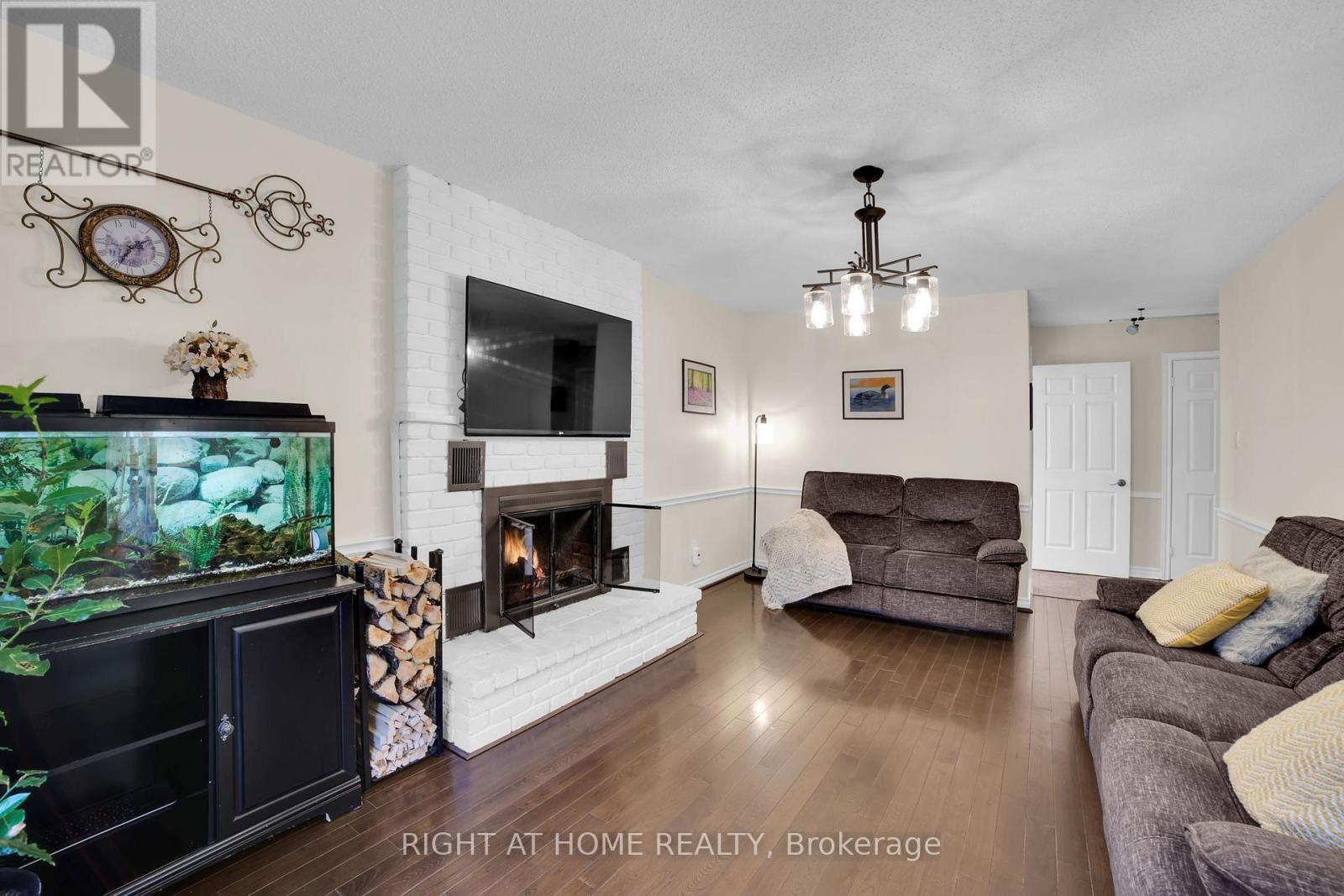 2298 Cavendish Drive, Burlington, Ontario  L7P 3L7 - Photo 6 - W12958028