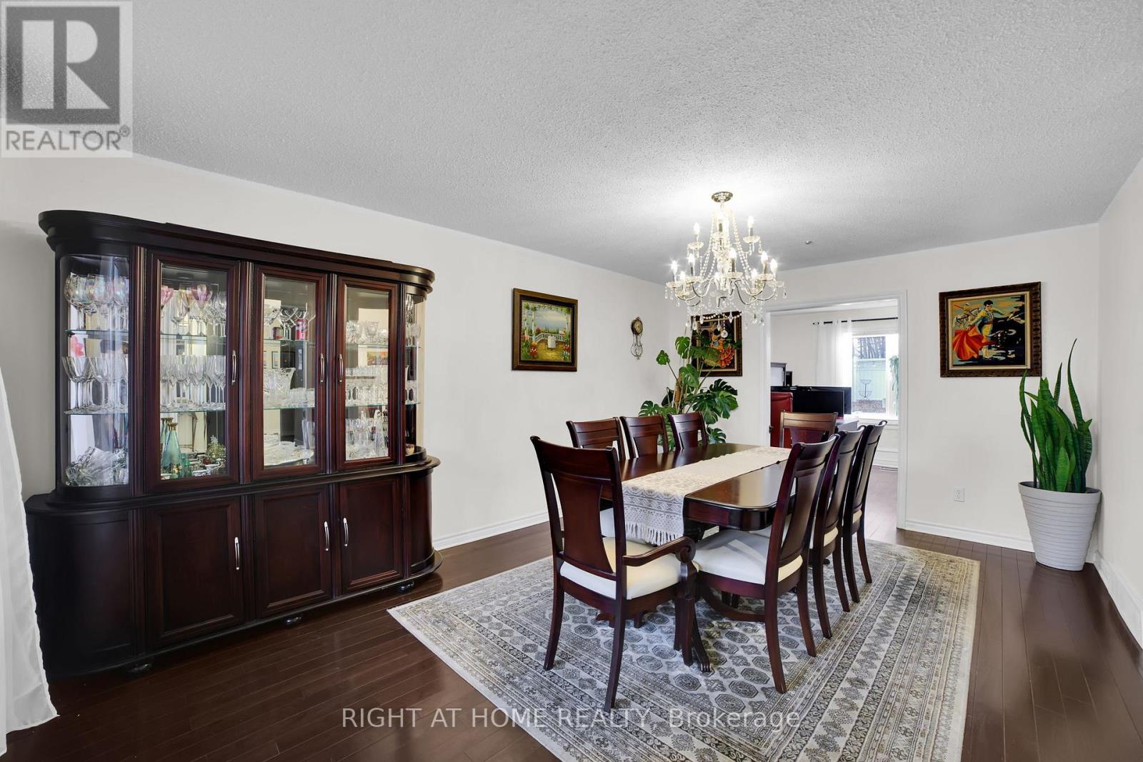 2298 Cavendish Drive, Burlington, Ontario  L7P 3L7 - Photo 8 - W12958028