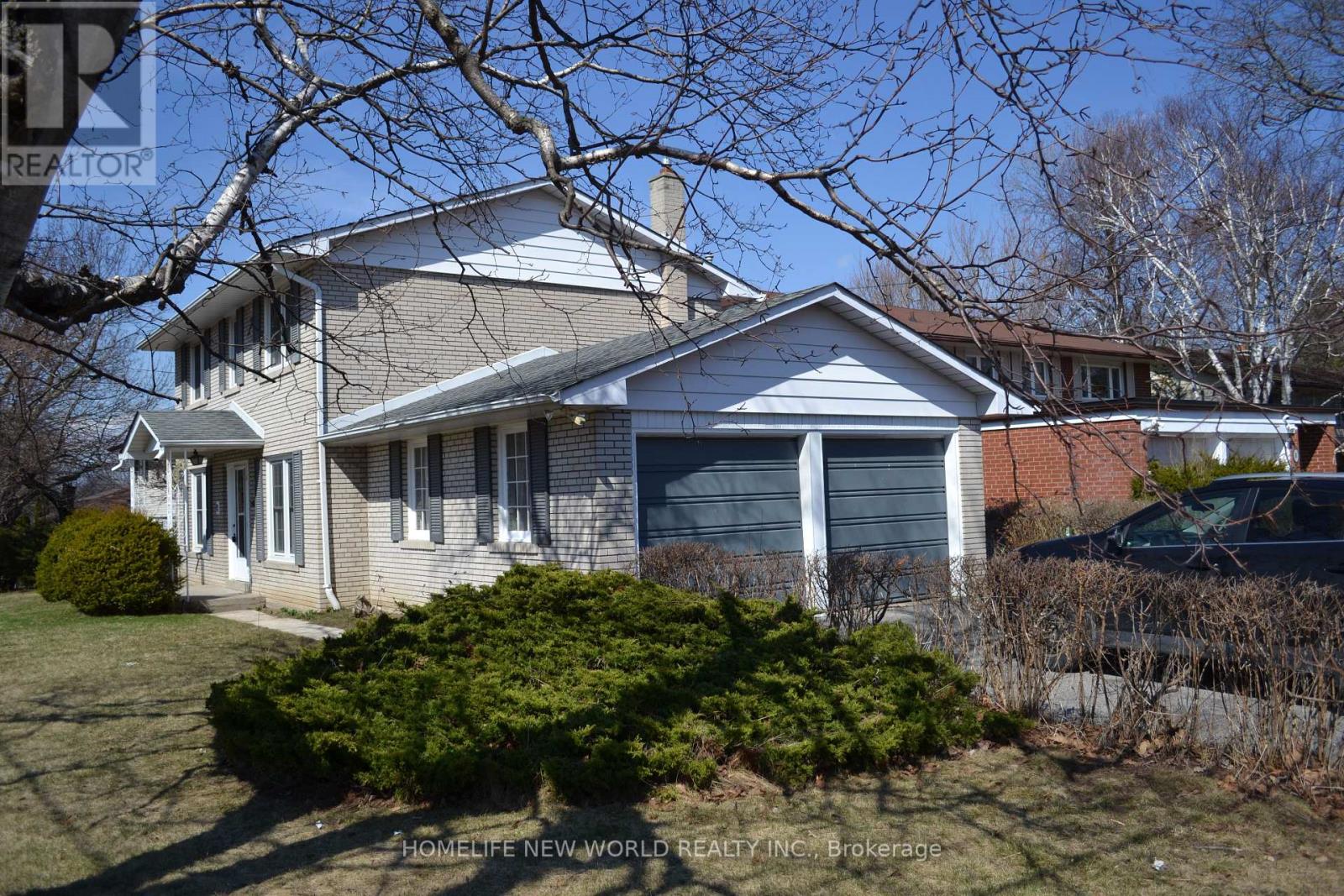 62 LANDFAIR CRESCENT, Toronto, Ontario