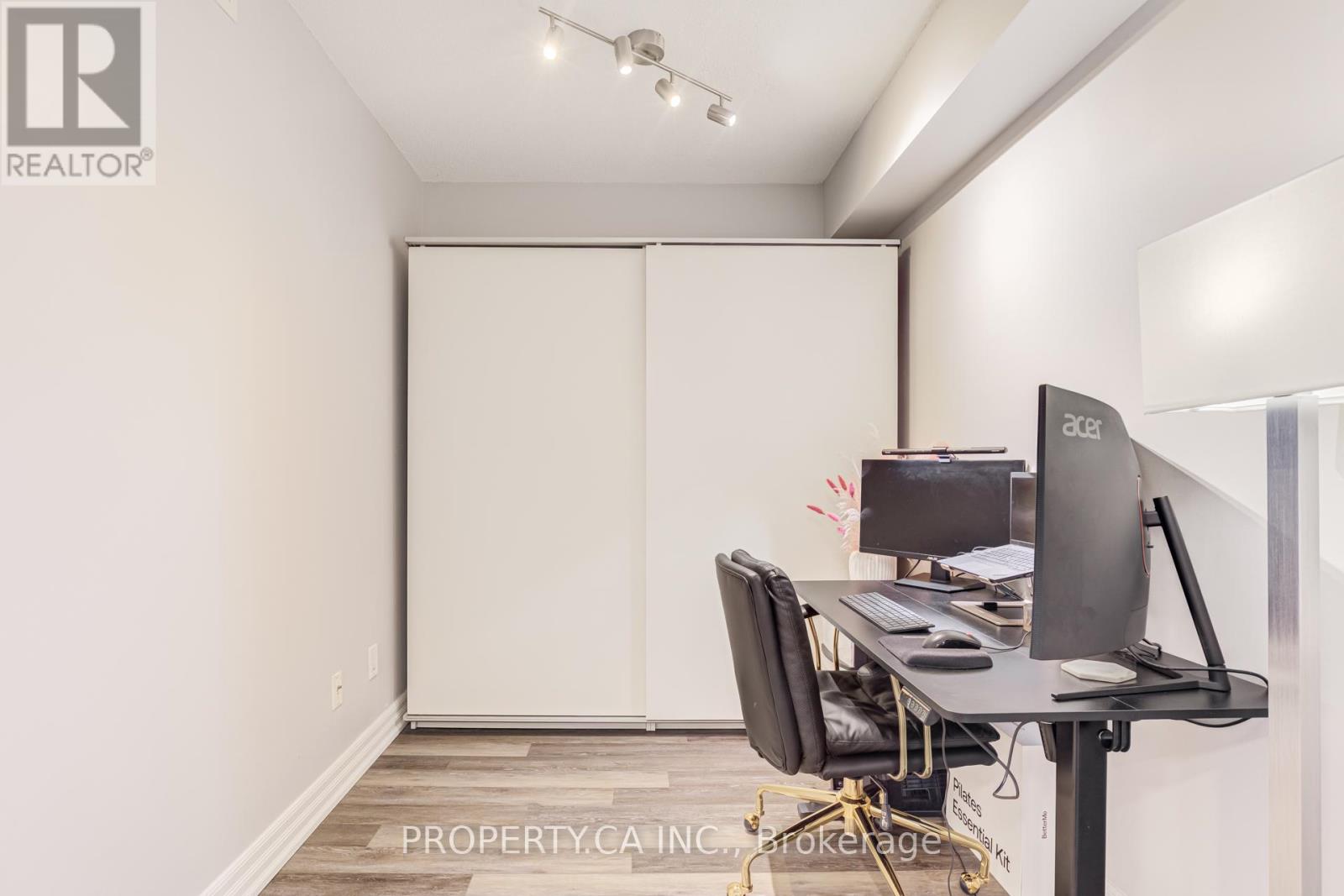 904 - 4090 Living Arts Drive, Mississauga, Ontario  L5B 4M8 - Photo 11 - W12957708