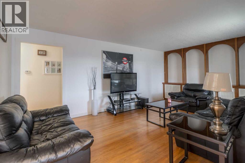 2318 10 Avenue S, Lethbridge, Alberta T1K 0C2 - Photo 3 - A2292042