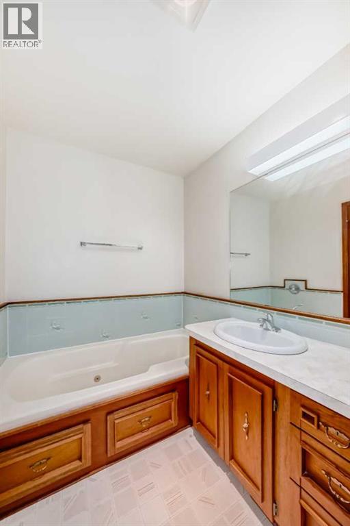 48 Parkwood Crescent, Strathmore, Alberta  T1P 1H5 - Photo 22 - A2298903