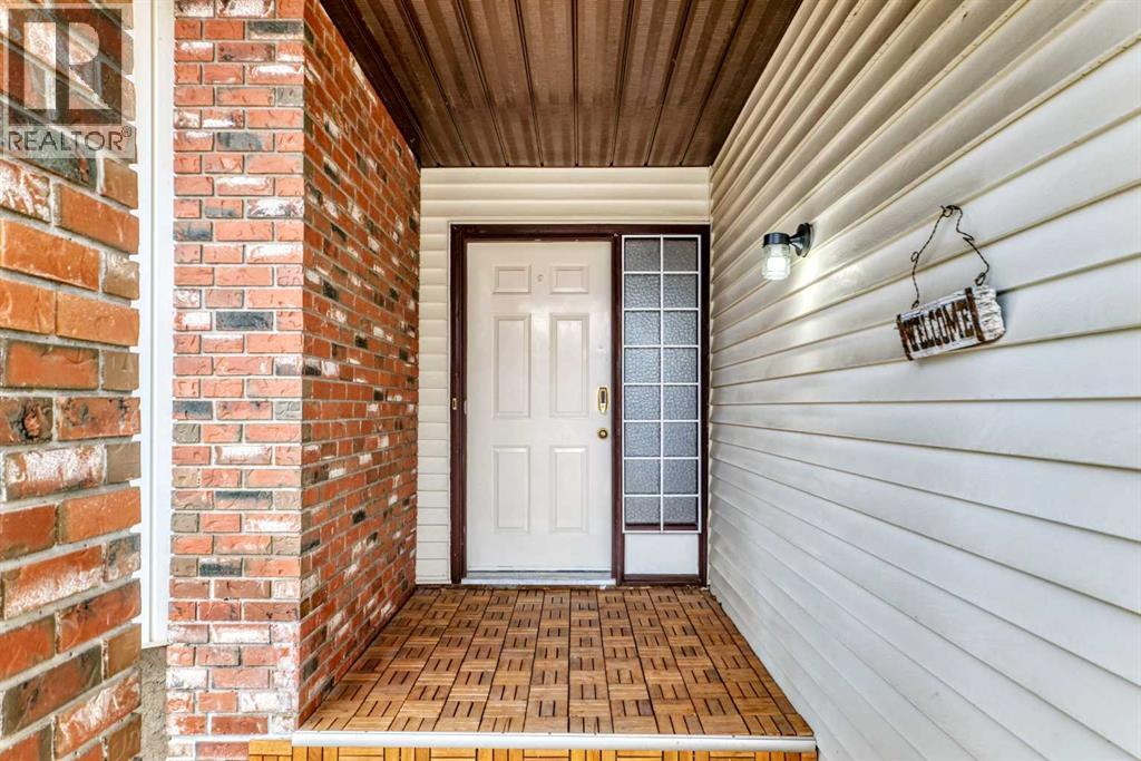 48 Parkwood Crescent, Strathmore, Alberta  T1P 1H5 - Photo 2 - A2298903