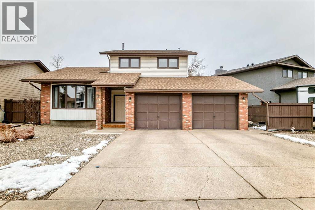 48 Parkwood Crescent, Strathmore, Alberta  T1P 1H5 - Photo 1 - A2298903
